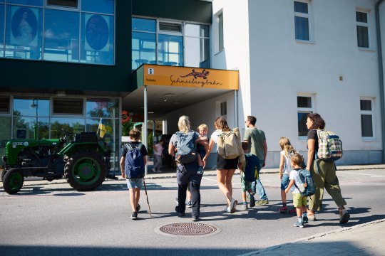 Ankunft am Bahnhof Puchberg, © NB/Wegerbauer Ankunft am Bahnhof Puchberg, © NB/Wegerbauer