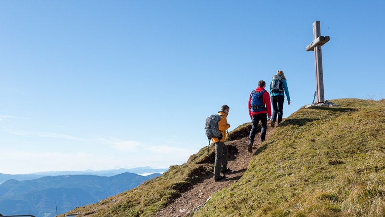 Bergsteiger am Weg zum Gipfelkreuz, © NÖVOG/Zwickl Bergsteiger am Weg zum Gipfelkreuz, © NÖVOG/Zwickl