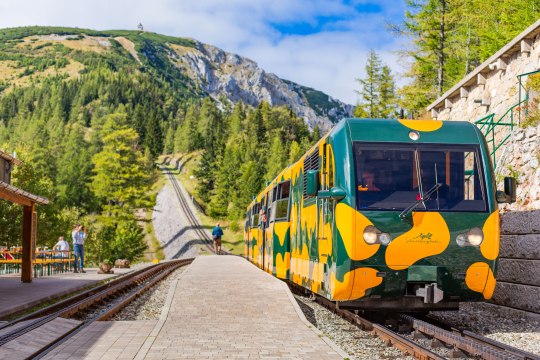 Der Salamander-Zug auf seiner letzten Etappe zum Bergbahnhof, © NB/Stranz Der Salamander-Zug auf seiner letzten Etappe zum Bergbahnhof, © NB/Stranz