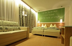 gem&uuml;tliches Zimmer im Wanderhotel Forellenhof, &copy; Forellenhof/N&Ouml;VOG