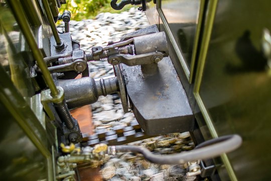 Die Schraubenkupplung des Nostalgie-Dampfzugs, &copy; NB/Zwickl