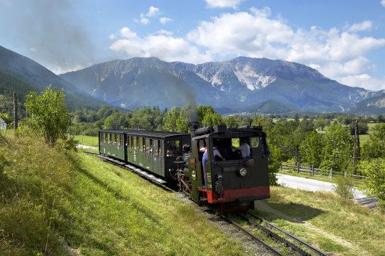 Im Dampfzug die Aussicht auf den Schneeberg genie&szlig;en, &copy; NB/Zwickl