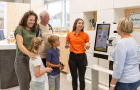 Beratung im Tourismusportal, &copy; NB/Schwarz-K&ouml;nig