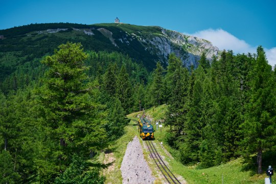 Am Weg zum Bergbahnhof, &copy; NB/Wegerbauer
